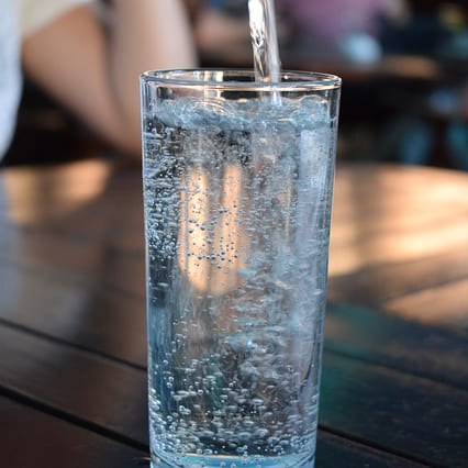 Сколько можно пить минеральной воды в день?