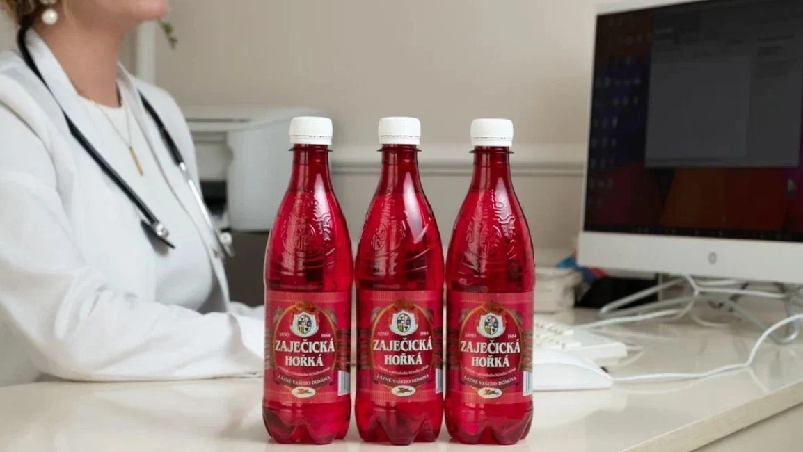 Бутылки с минеральной водой для животных - Зайечицкая Горькая